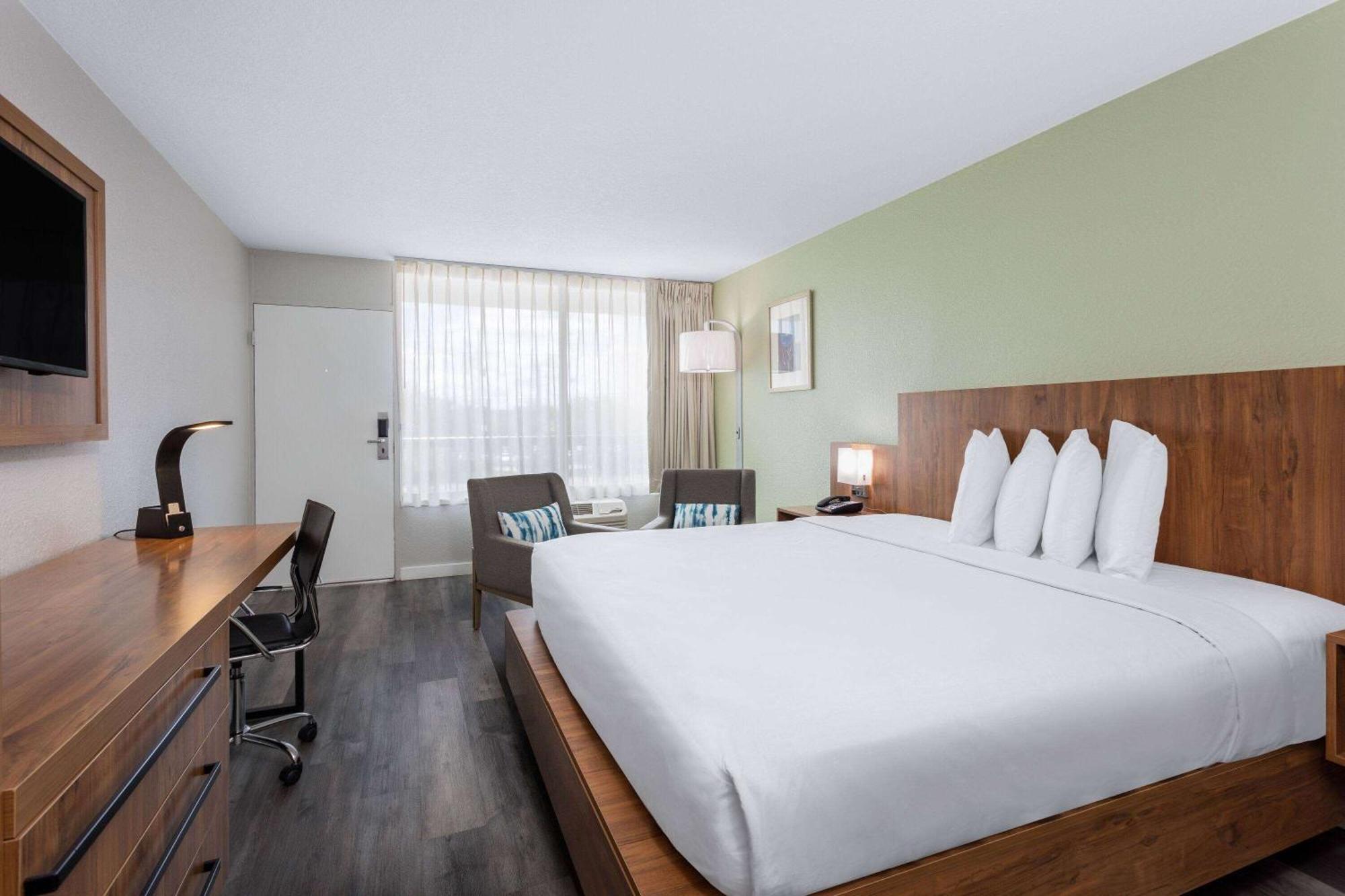Ramada By Wyndham Altamonte Springs Near I-4 Hotel Exterior photo