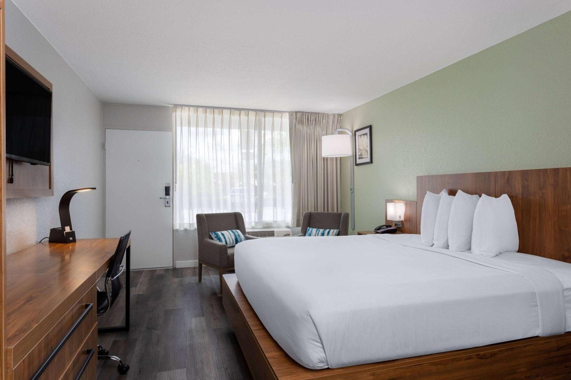 Ramada By Wyndham Altamonte Springs Near I-4 Hotel Exterior photo