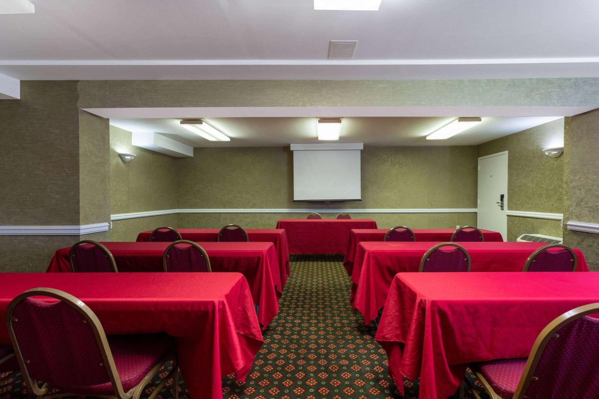 Ramada By Wyndham Altamonte Springs Near I-4 Hotel Exterior photo
