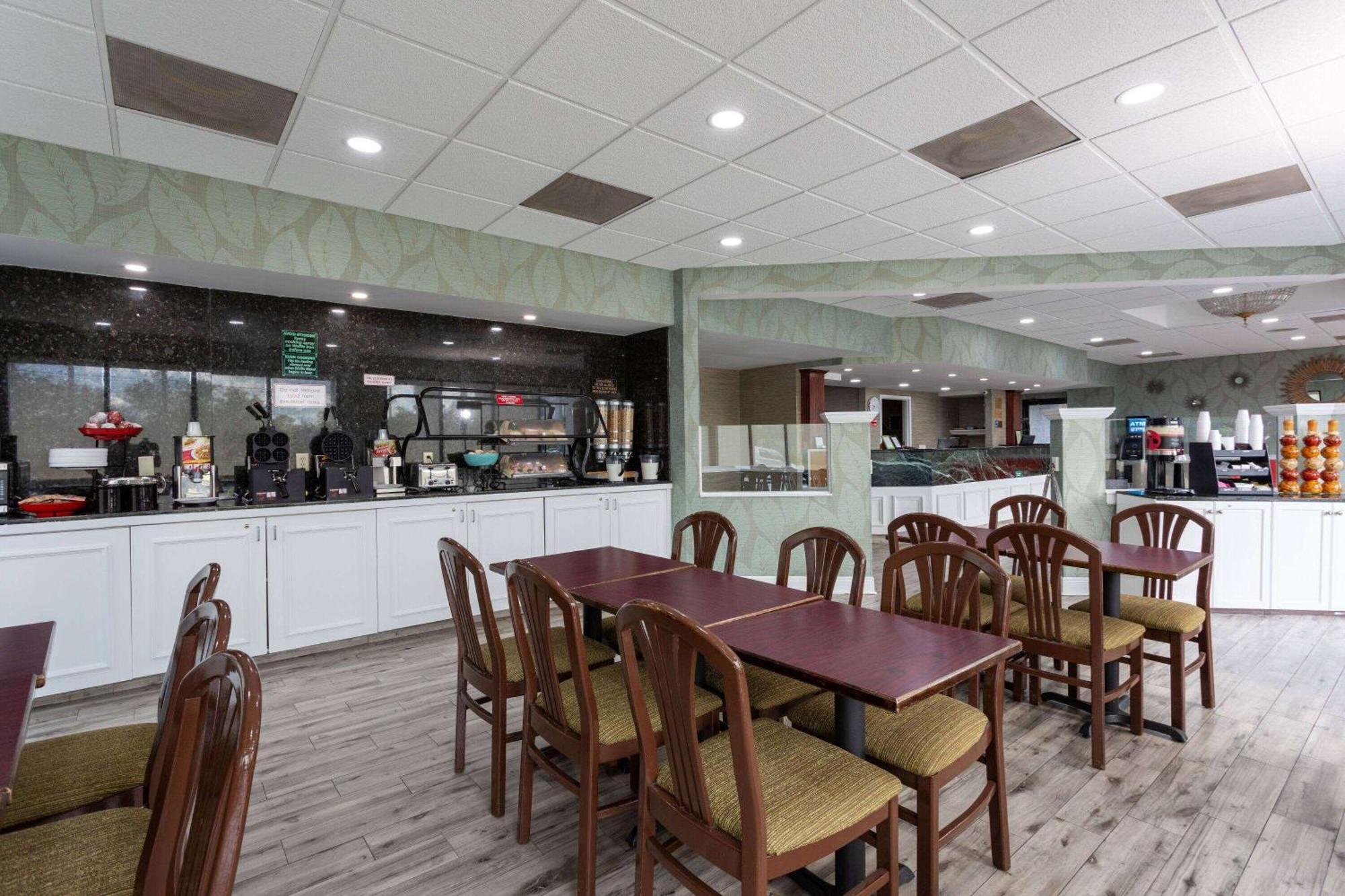 Ramada By Wyndham Altamonte Springs Near I-4 Hotel Exterior photo