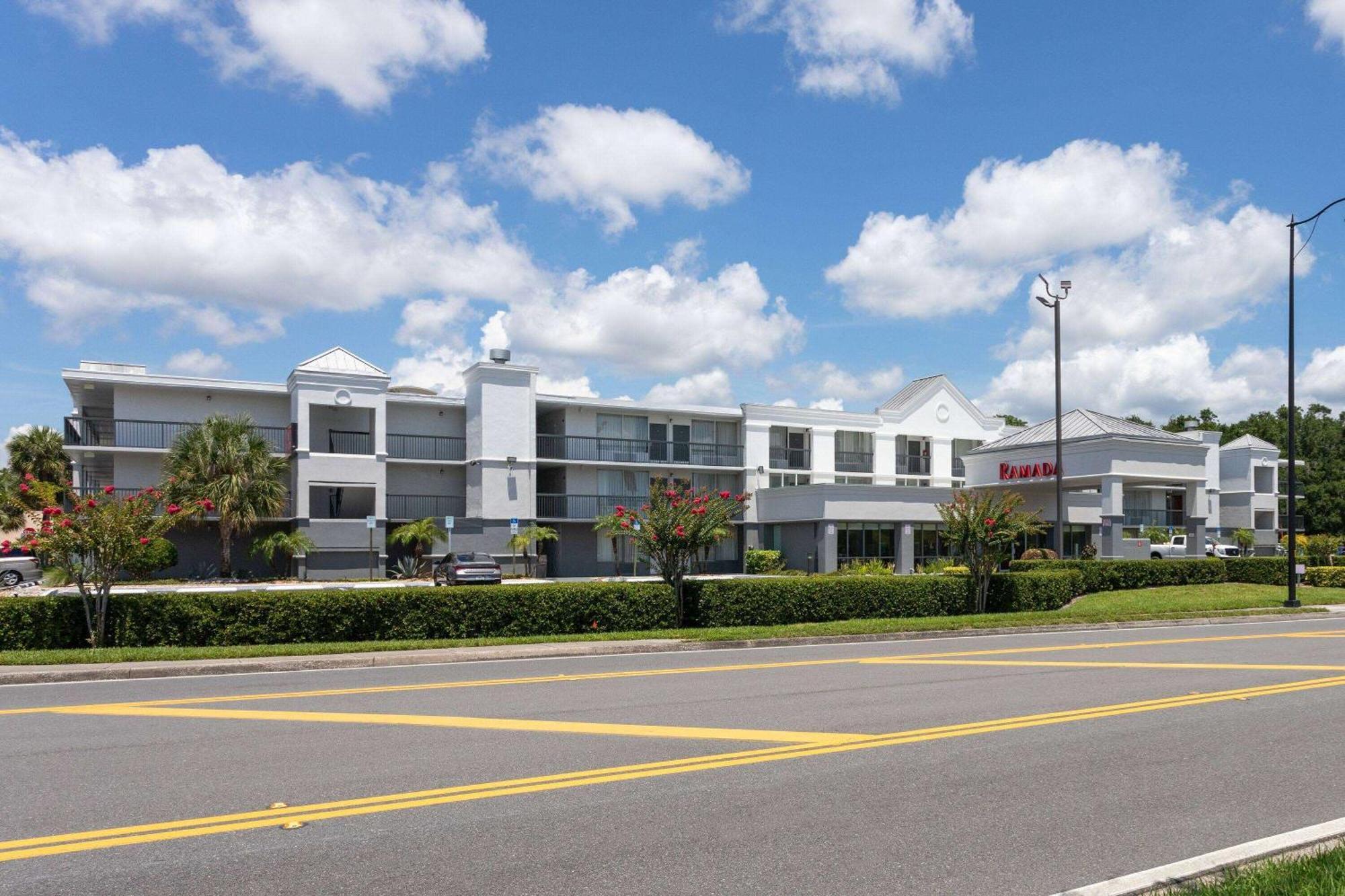 Ramada By Wyndham Altamonte Springs Near I-4 Hotel Exterior photo